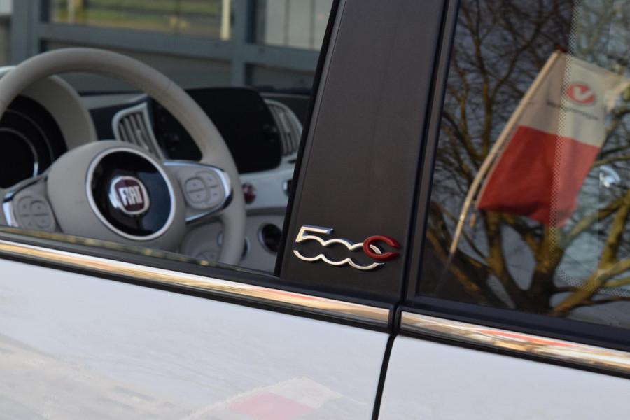 Fiat 500C 1.0 Hybrid Dolcevita|Luxe|Carplay|Unieke km!