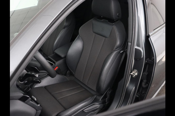 Audi A4 35 TFSI S edition Competion | Origineel NL | Trekhaak | Sfeerverlichting | Virtual Cockpit | Carplay | Sportstoelen | Half leder | Full LED | Navigatie | Parkeerhulp | Cruise control | S Line