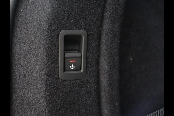 Audi A4 35 TFSI S edition Competion | Origineel NL | Trekhaak | Sfeerverlichting | Virtual Cockpit | Carplay | Sportstoelen | Half leder | Full LED | Navigatie | Parkeerhulp | Cruise control | S Line