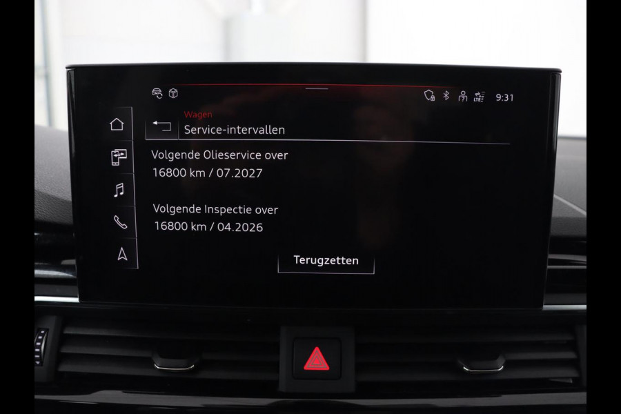 Audi A4 35 TFSI S edition Competion | Origineel NL | Trekhaak | Sfeerverlichting | Virtual Cockpit | Carplay | Sportstoelen | Half leder | Full LED | Navigatie | Parkeerhulp | Cruise control | S Line