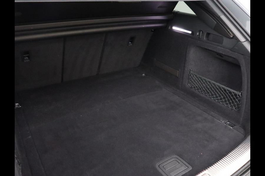 Audi A4 35 TFSI S edition Competion | Origineel NL | Trekhaak | Sfeerverlichting | Virtual Cockpit | Carplay | Sportstoelen | Half leder | Full LED | Navigatie | Parkeerhulp | Cruise control | S Line