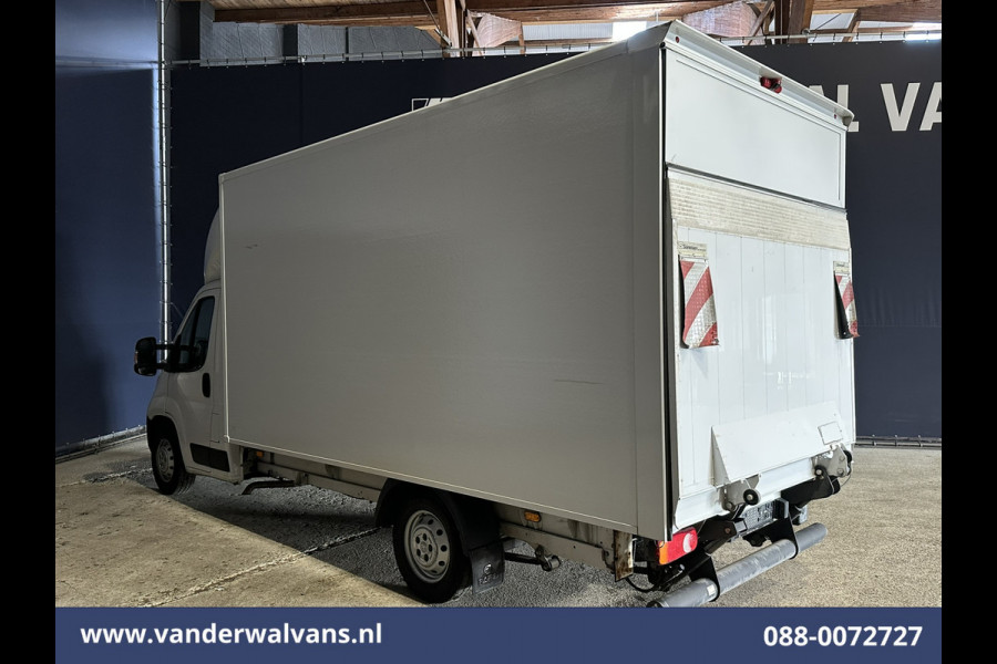 Peugeot Boxer 2.2 BlueHDi 141pk Bakwagen Laadklep Euro6 Airco | Camera | 985kg laadvermogen Bijrijdersbank