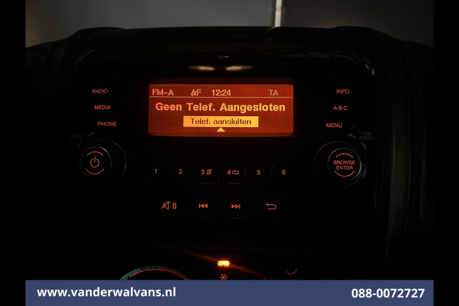 Peugeot Boxer 2.2 BlueHDi 141pk Bakwagen Laadklep Euro6 Airco | Camera | 985kg laadvermogen Bijrijdersbank