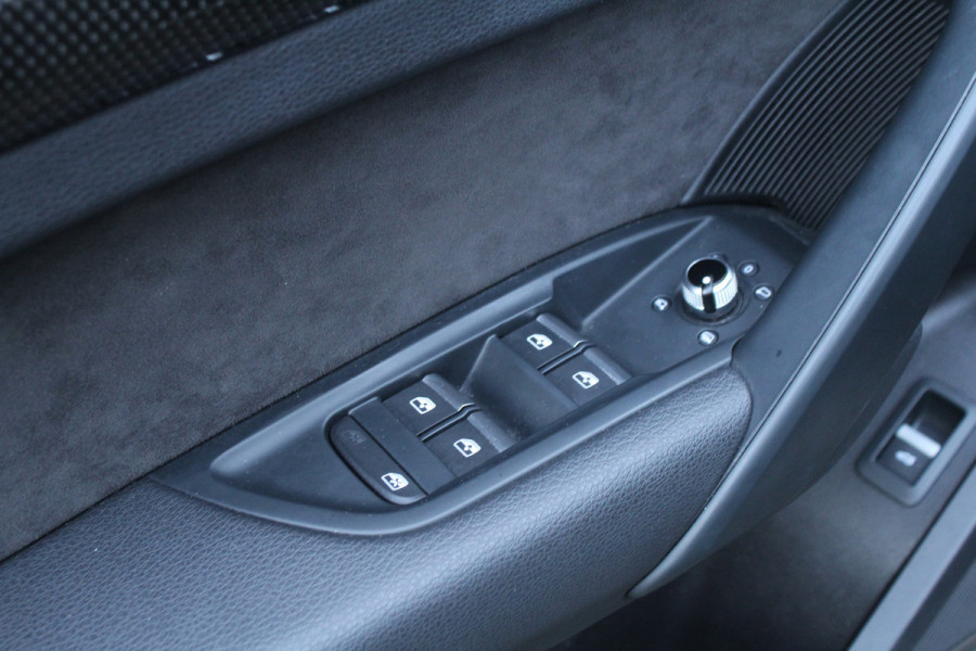 Audi Q5 2.0 TFSI 252pk quattro Sport S Line Black Edition Panoramadak Clima Cruise Navi Camera B&O Leder LMV Trekhaak 2400kg