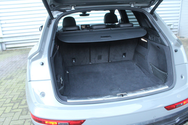 Audi Q5 2.0 TFSI 252pk quattro Sport S Line Black Edition Panoramadak Clima Cruise Navi Camera B&O Leder LMV Trekhaak 2400kg