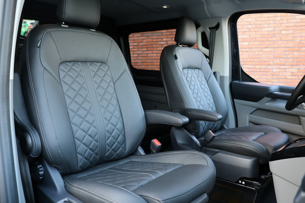 Ford Transit Custom 320 2.0 TDCI L2H1 Sport AWD DC | Dubbel Cabine | Elekrische schuifdeuren | ACC | 360 Camera | Blind spot | Elek. Trekhaak | Navi | 5-Zitter | 4x4 | BPM VRIJ