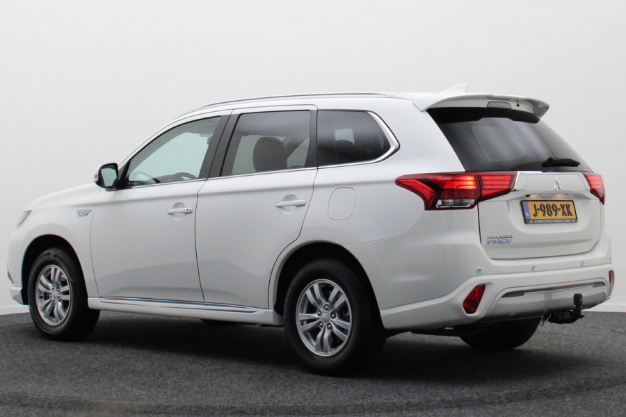 Mitsubishi Outlander 2.4 PHEV Pure SOH 94%, Keyless, Apple Carplay, Trekhaak, Camera, Stoelverwarming, PDC