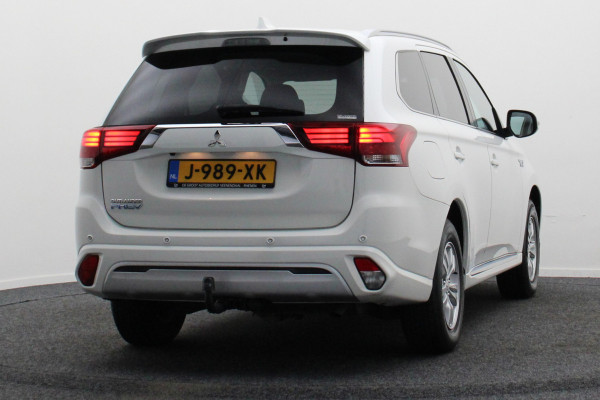 Mitsubishi Outlander 2.4 PHEV Pure SOH 94%, Keyless, Apple Carplay, Trekhaak, Camera, Stoelverwarming, PDC
