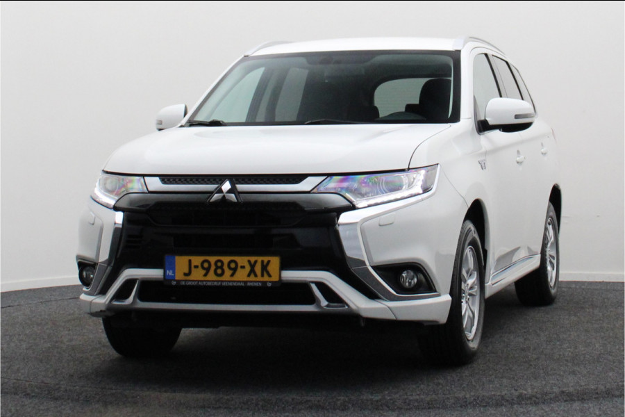 Mitsubishi Outlander 2.4 PHEV Pure SOH 94%, Keyless, Apple Carplay, Trekhaak, Camera, Stoelverwarming, PDC