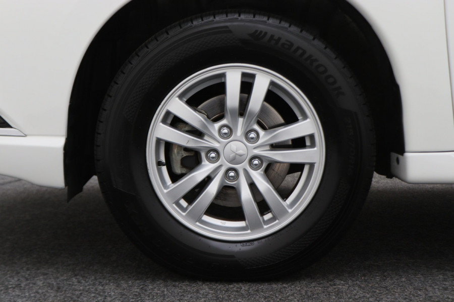 Mitsubishi Outlander 2.4 PHEV Pure SOH 94%, Keyless, Apple Carplay, Trekhaak, Camera, Stoelverwarming, PDC