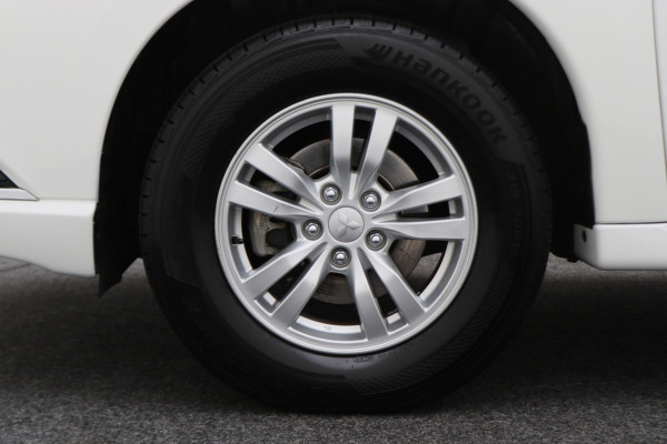 Mitsubishi Outlander 2.4 PHEV Pure SOH 94%, Keyless, Apple Carplay, Trekhaak, Camera, Stoelverwarming, PDC