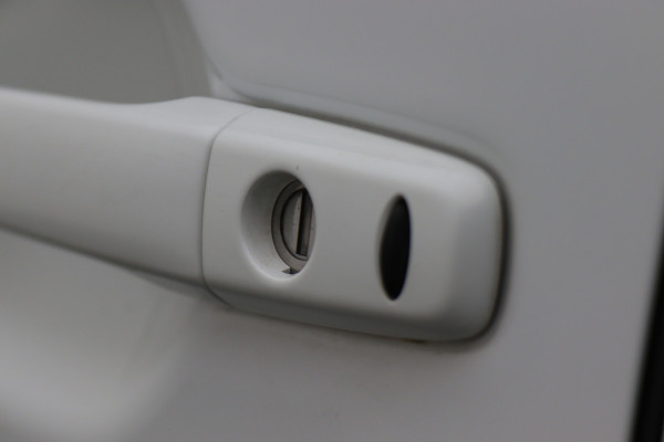 Mitsubishi Outlander 2.4 PHEV Pure SOH 94%, Keyless, Apple Carplay, Trekhaak, Camera, Stoelverwarming, PDC