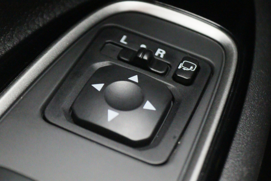 Mitsubishi Outlander 2.4 PHEV Pure SOH 94%, Keyless, Apple Carplay, Trekhaak, Camera, Stoelverwarming, PDC