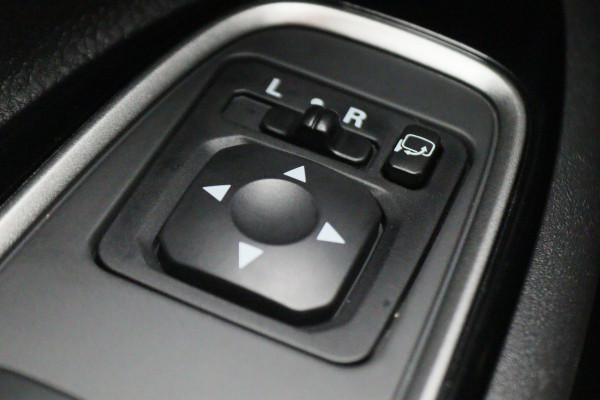 Mitsubishi Outlander 2.4 PHEV Pure SOH 94%, Keyless, Apple Carplay, Trekhaak, Camera, Stoelverwarming, PDC