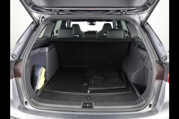 Škoda Kodiaq 1.5 TSI PHEV Sportline Business 204pk | 20 inch | Trekhaak | Panoramadak | Winter pakket |  Blind Spot | Adaptive Cruise | Stoelverwarming | Camera | Light & View