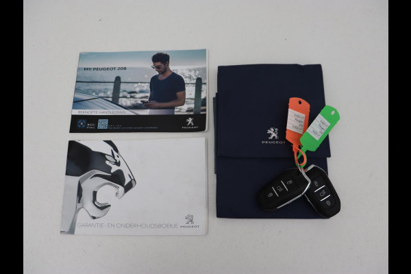 Peugeot e-208 EV GT Pack 50 kWh | Adaptive cruise | Carplay | Camera | Half leder | Keyless | Sportstoelen | Navigatie | Full LED