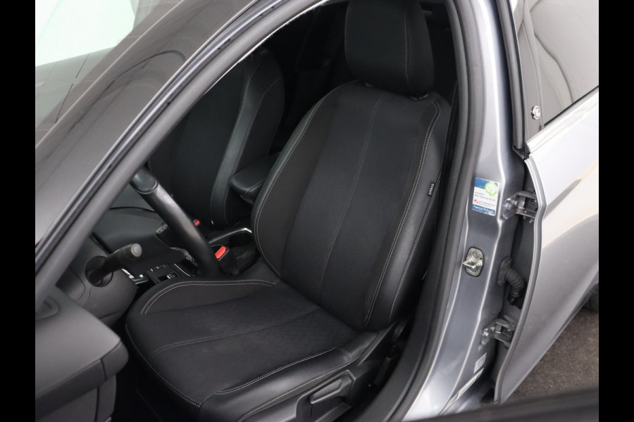 Opel CORSA-E Elegance 50 kWh | Stoelverwarming | Matrix LED | Camera | Carplay | Navigatie | Climate control | Cruise control | Stuurverwarming