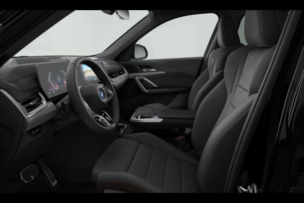 BMW iX1 xDrive30 M-Sport - Panorama - Memoryzetel - Driving Ass Prof - Head-up
