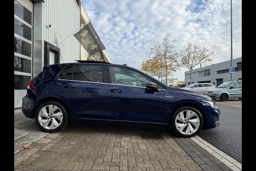 Volkswagen Golf 1.5 eTSI Style LED/LMV17/PDC/NAVI/VIRTU/PANO