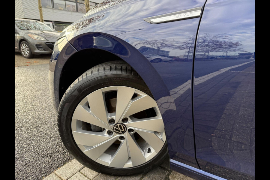 Volkswagen Golf 1.5 eTSI Style LED/LMV17/PDC/NAVI/VIRTU/PANO
