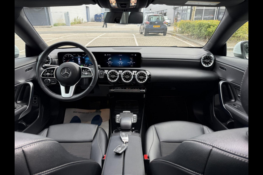 Mercedes-Benz CLA-Klasse 250e AMG CAM/LMV-18/LEER/NAVI/PANO