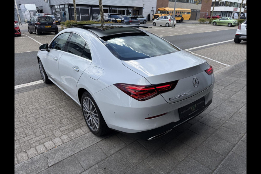 Mercedes-Benz CLA-Klasse 250e AMG CAM/LMV-18/LEER/NAVI/PANO
