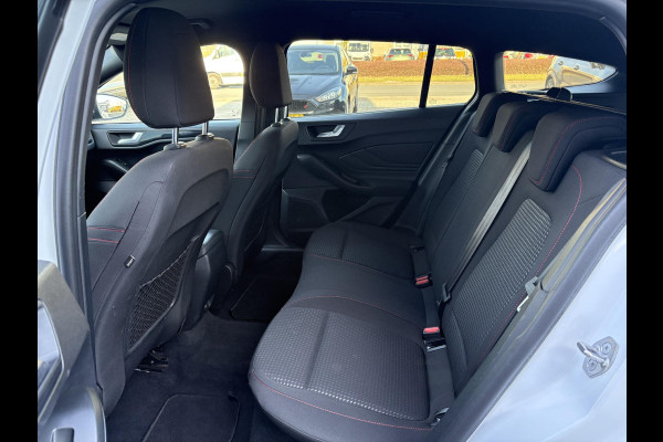 Ford FOCUS Wagon 1.0 EcoBoost Hybrid ST Line X Business Winterpack | Cruise control | Climate control | Automatisch inparkeren |
