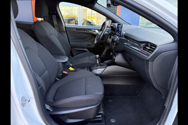Ford FOCUS Wagon 1.0 EcoBoost Hybrid ST Line X Business Winterpack | Cruise control | Climate control | Automatisch inparkeren |