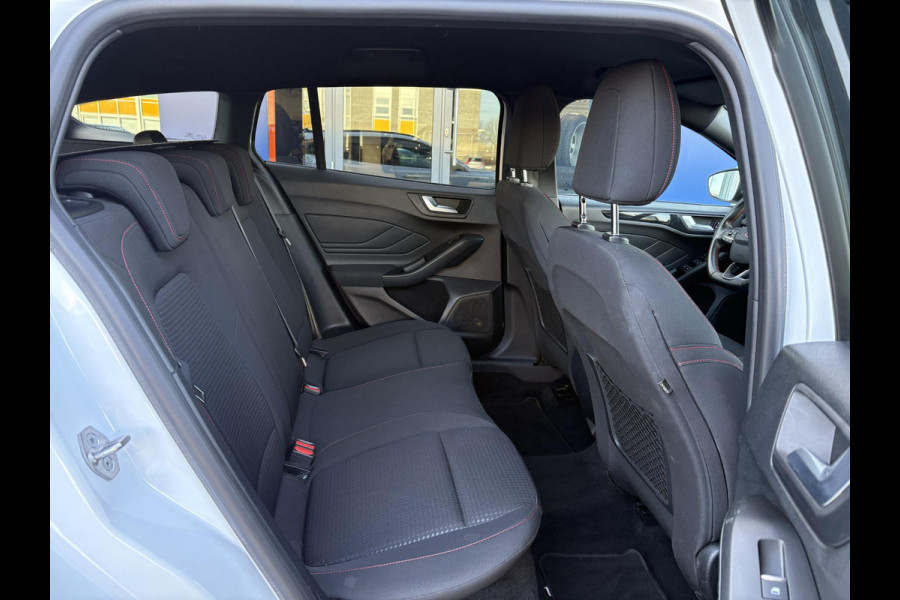 Ford FOCUS Wagon 1.0 EcoBoost Hybrid ST Line X Business Winterpack | Cruise control | Climate control | Automatisch inparkeren |