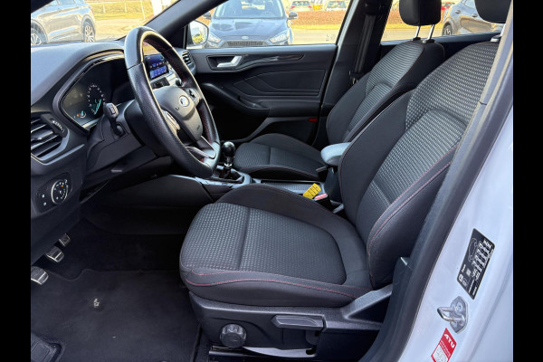 Ford FOCUS Wagon 1.0 EcoBoost Hybrid ST Line X Business Winterpack | Cruise control | Climate control | Automatisch inparkeren |