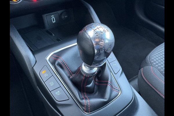 Ford FOCUS Wagon 1.0 EcoBoost Hybrid ST Line X Business Winterpack | Cruise control | Climate control | Automatisch inparkeren |