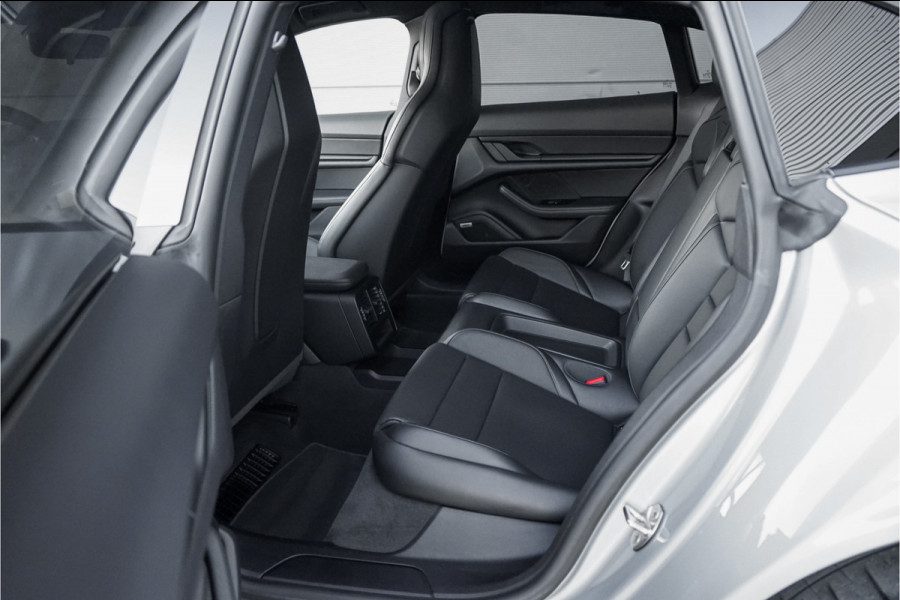 Porsche Taycan Cross Turismo 4 93 kWh Pano Luchtvering PASM Bose