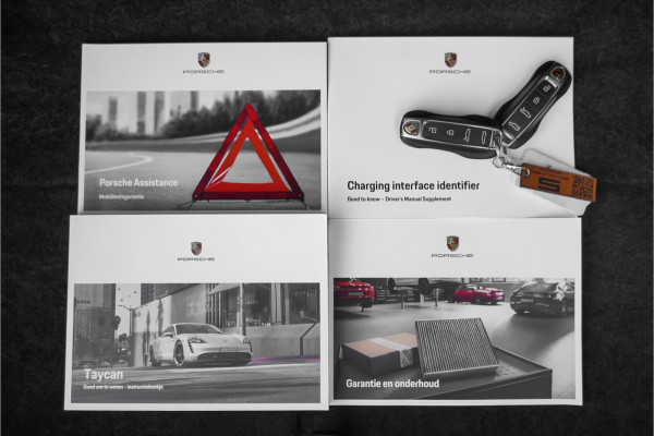 Porsche Taycan Cross Turismo 4 93 kWh Pano Luchtvering PASM Bose