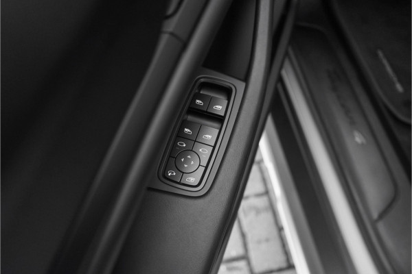 Porsche Taycan Cross Turismo 4 93 kWh Pano Luchtvering PASM Bose