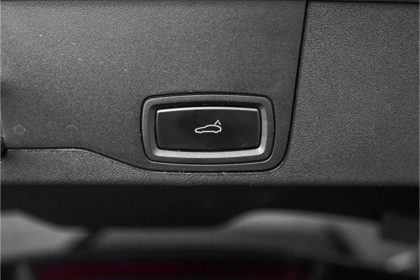 Porsche Taycan Cross Turismo 4 93 kWh Pano Luchtvering PASM Bose