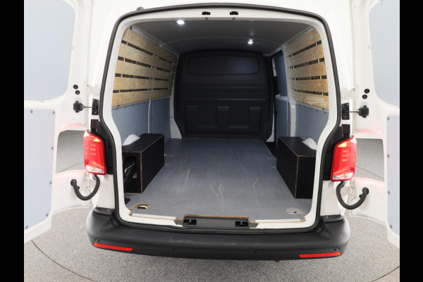 Volkswagen Transporter 2.0 TDI L2H1 28 Comfortline 110 pk | Verlengde garantie | Navigatie via App | Parkeersensoren achter | Cruise control |