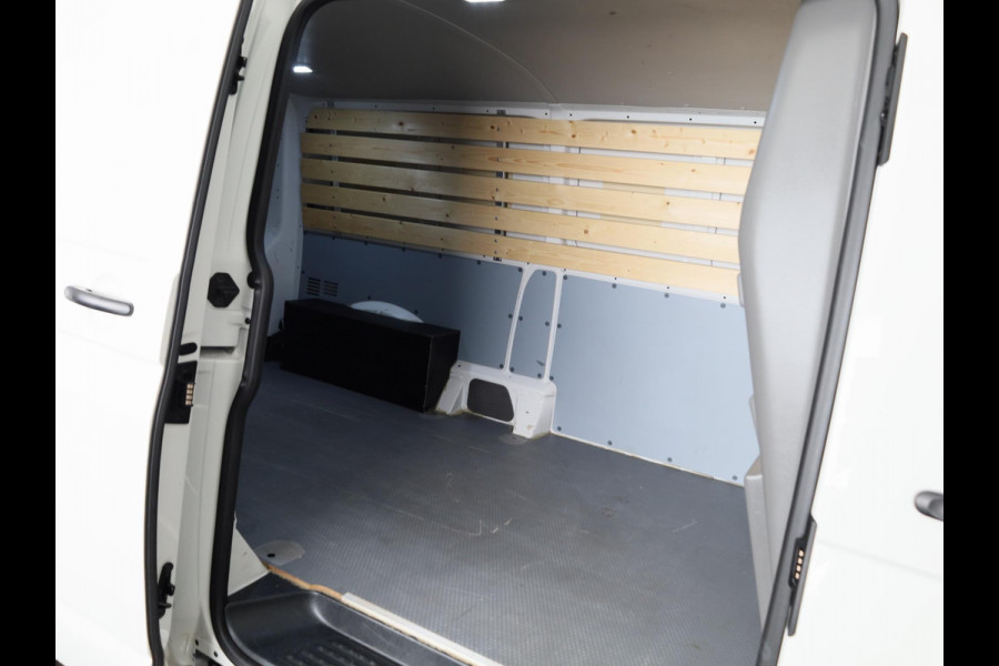 Volkswagen Transporter 2.0 TDI L2H1 28 Comfortline 110 pk | Verlengde garantie | Navigatie via App | Parkeersensoren achter | Cruise control |