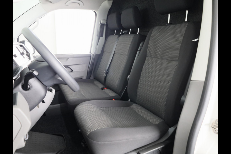 Volkswagen Transporter 2.0 TDI L2H1 28 Comfortline 110 pk | Verlengde garantie | Navigatie via App | Parkeersensoren achter | Cruise control |