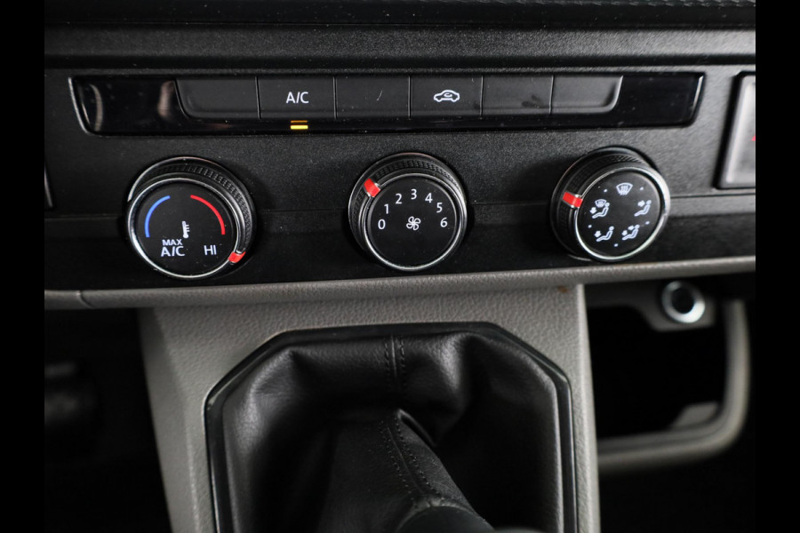 Volkswagen Transporter 2.0 TDI L2H1 28 Comfortline 110 pk | Verlengde garantie | Navigatie via App | Parkeersensoren achter | Cruise control |