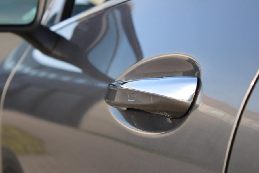 Mercedes-Benz CLA-Klasse 220 4MATIC PremiumPlus Panodak AmbientLight !!NIEUWBINNEN!!