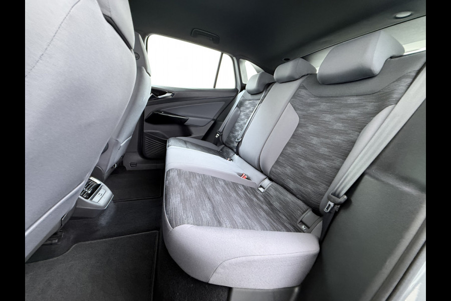 Volkswagen ID.4 SOH 92% Trekhaak Adap.Cruise Navi Ecc Apple Carplay Android Auto Stoel+Stuurverwarming Pdc Ecc DAB Smart Climate Comfort Pakket Rijstrooksensor Led Verwarmde Voorruit 1e Eigenaar Origineel Nederlandse Auto 55kWh pure € 42.000 nieuw!