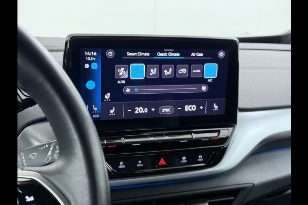 Volkswagen ID.4 SOH 92% Trekhaak Adap.Cruise Navi Ecc Apple Carplay Android Auto Stoel+Stuurverwarming Pdc Ecc DAB Smart Climate Comfort Pakket Rijstrooksensor Led Verwarmde Voorruit 1e Eigenaar Origineel Nederlandse Auto 55kWh pure € 42.000 nieuw!