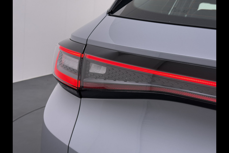 Volkswagen ID.4 SOH 92% Trekhaak Adap.Cruise Navi Ecc Apple Carplay Android Auto Stoel+Stuurverwarming Pdc Ecc DAB Smart Climate Comfort Pakket Rijstrooksensor Led Verwarmde Voorruit 1e Eigenaar Origineel Nederlandse Auto 55kWh pure € 42.000 nieuw!