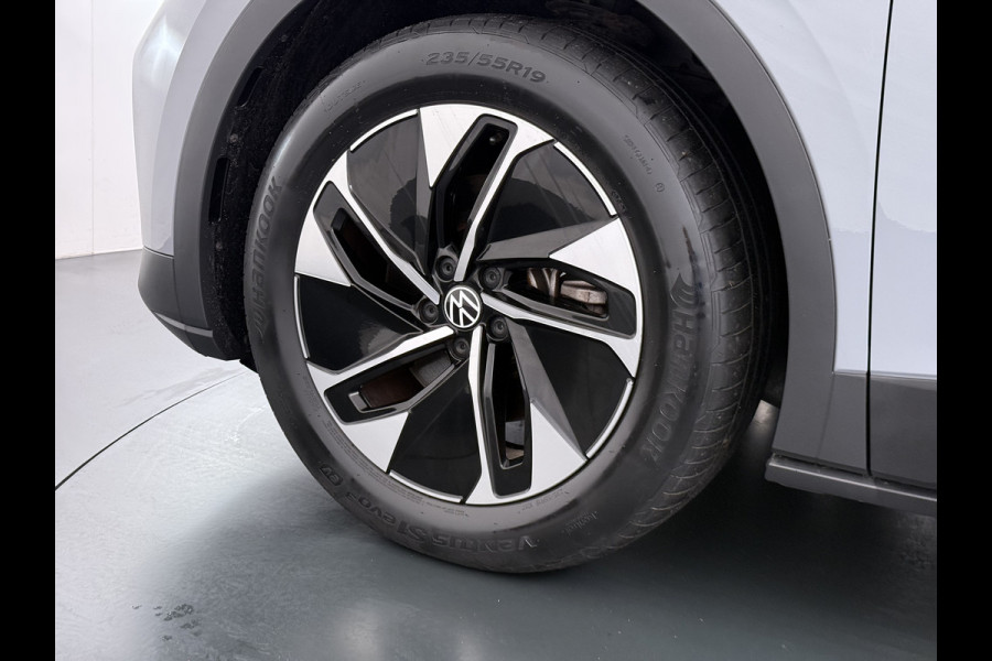 Volkswagen ID.4 SOH 92% Trekhaak Adap.Cruise Navi Ecc Apple Carplay Android Auto Stoel+Stuurverwarming Pdc Ecc DAB Smart Climate Comfort Pakket Rijstrooksensor Led Verwarmde Voorruit 1e Eigenaar Origineel Nederlandse Auto 55kWh pure € 42.000 nieuw!