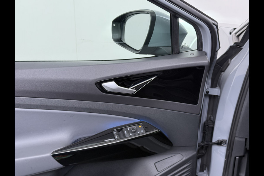Volkswagen ID.4 SOH 92% Trekhaak Adap.Cruise Navi Ecc Apple Carplay Android Auto Stoel+Stuurverwarming Pdc Ecc DAB Smart Climate Comfort Pakket Rijstrooksensor Led Verwarmde Voorruit 1e Eigenaar Origineel Nederlandse Auto 55kWh pure € 42.000 nieuw!