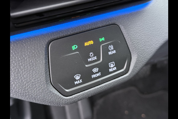 Volkswagen ID.4 SOH 92% Trekhaak Adap.Cruise Navi Ecc Apple Carplay Android Auto Stoel+Stuurverwarming Pdc Ecc DAB Smart Climate Comfort Pakket Rijstrooksensor Led Verwarmde Voorruit 1e Eigenaar Origineel Nederlandse Auto 55kWh pure € 42.000 nieuw!