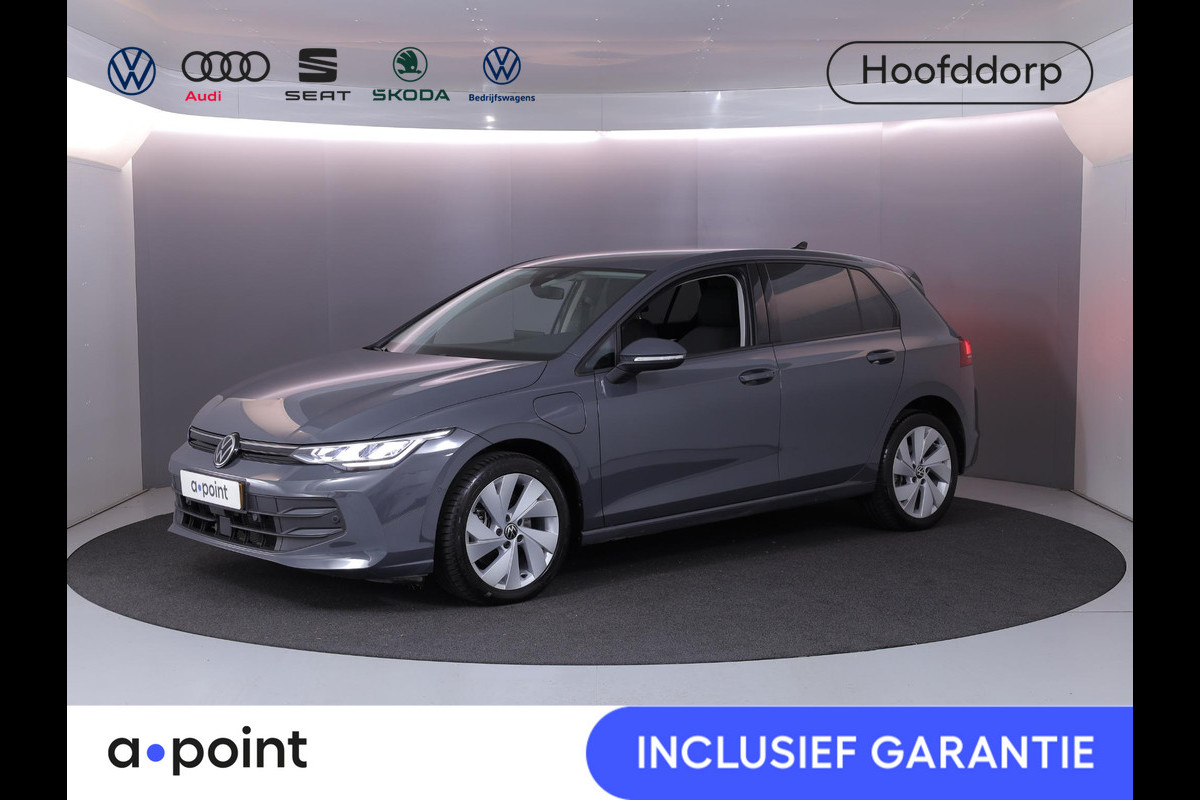 Volkswagen Golf 1.5 eHybrid Life Edition 204 pk Automaat (DSG) | Verlengde garantie | Navigatie via App | Parkeersensoren (Park assist) | Achteruitrijcamera | Adaptieve cruise control |