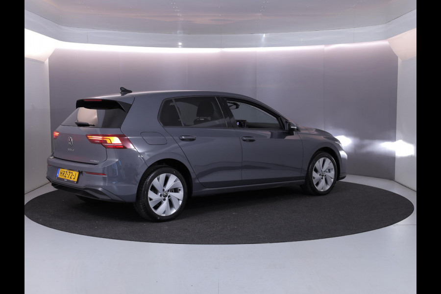 Volkswagen Golf 1.5 eHybrid Life Edition 204 pk Automaat (DSG) | Verlengde garantie | Navigatie via App | Parkeersensoren (Park assist) | Achteruitrijcamera | Adaptieve cruise control |
