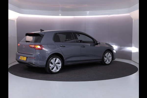 Volkswagen Golf 1.5 eHybrid Life Edition 204 pk Automaat (DSG) | Verlengde garantie | Navigatie via App | Parkeersensoren (Park assist) | Achteruitrijcamera | Adaptieve cruise control |