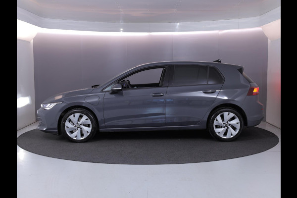 Volkswagen Golf 1.5 eHybrid Life Edition 204 pk Automaat (DSG) | Verlengde garantie | Navigatie via App | Parkeersensoren (Park assist) | Achteruitrijcamera | Adaptieve cruise control |